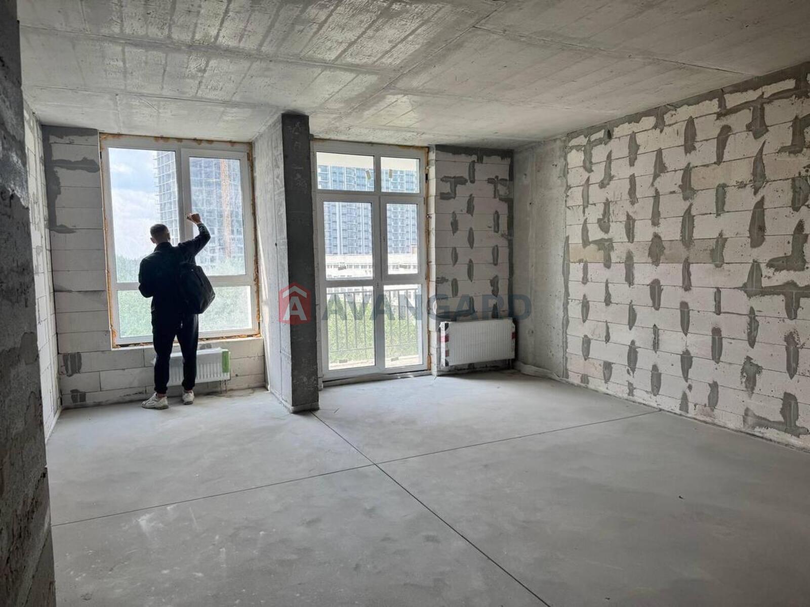 1 ��. ��������, 38/15/10 ��. �., 8/25 ������ ���� 4