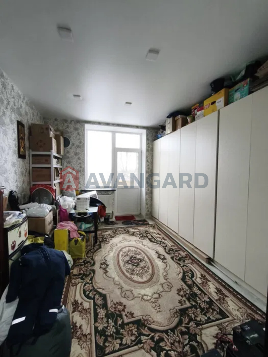 4 ��. ��������, 95/-/9 ��. �., 3/5 ������ ���� 11