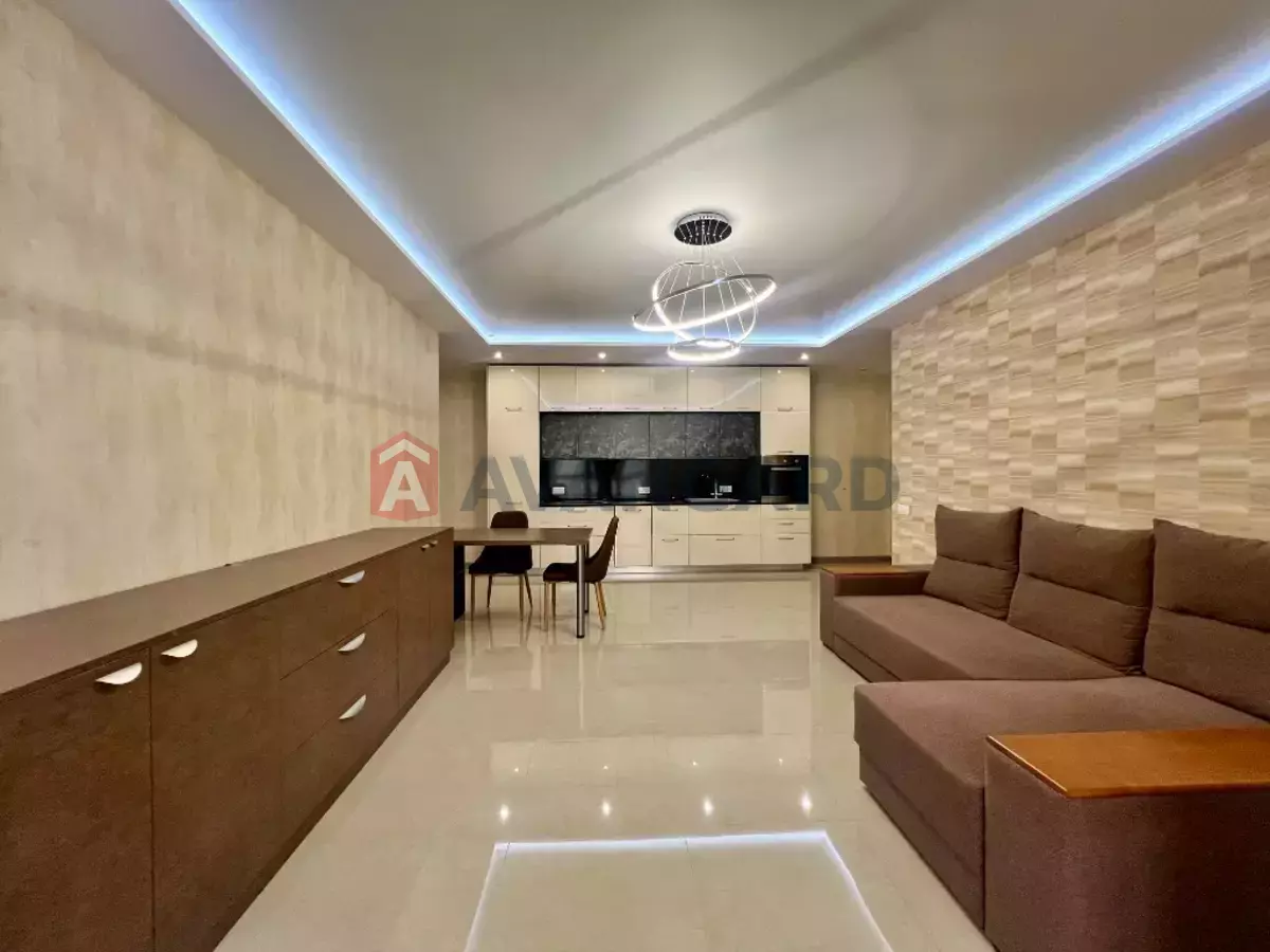 3 ��. ��������, 78/-/35 ��. �., 8/10 ������ ���� 2