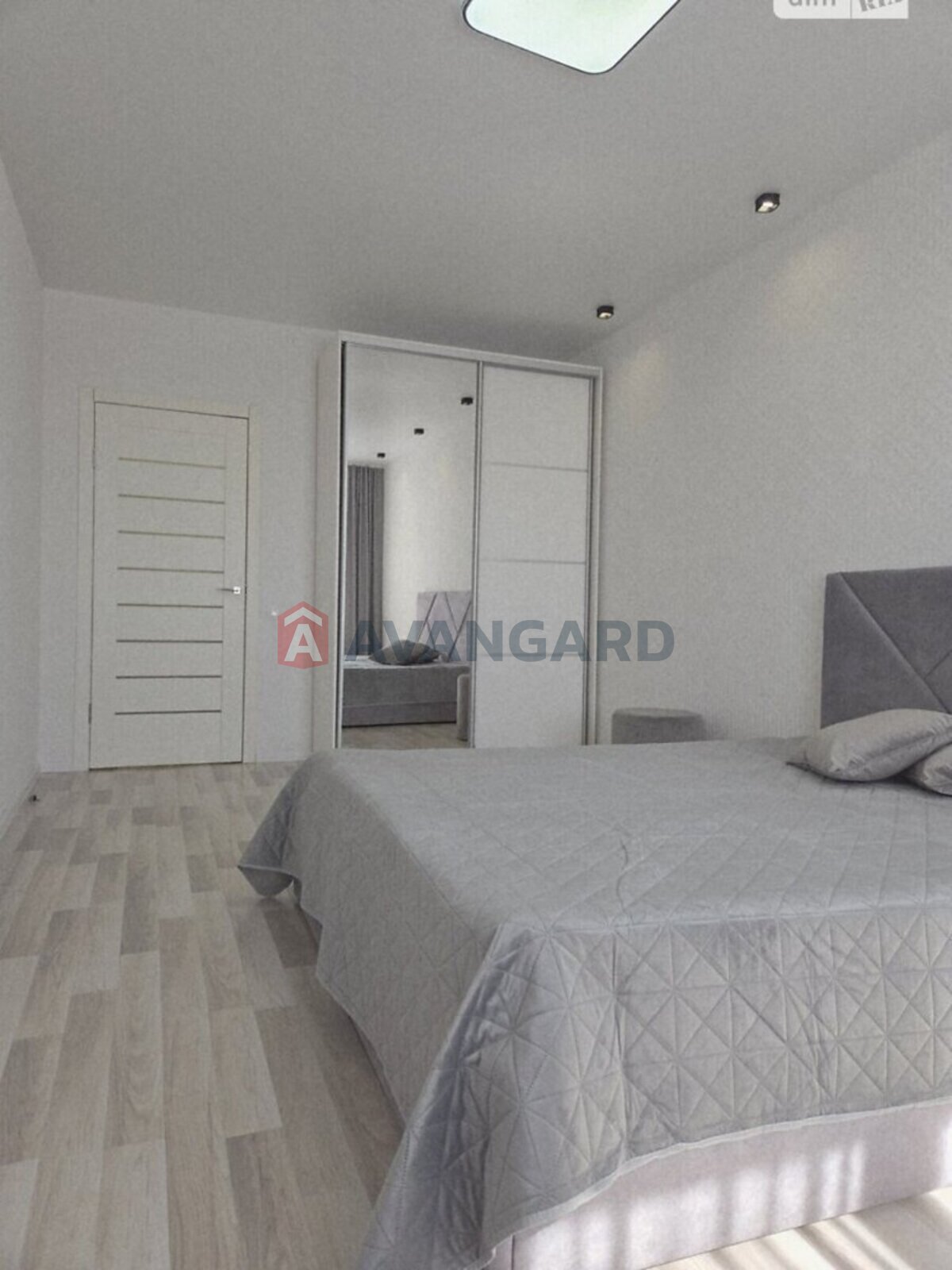 1 ��. ��������, 45/18/10 ��. �., 11/16 ������ ���� 8