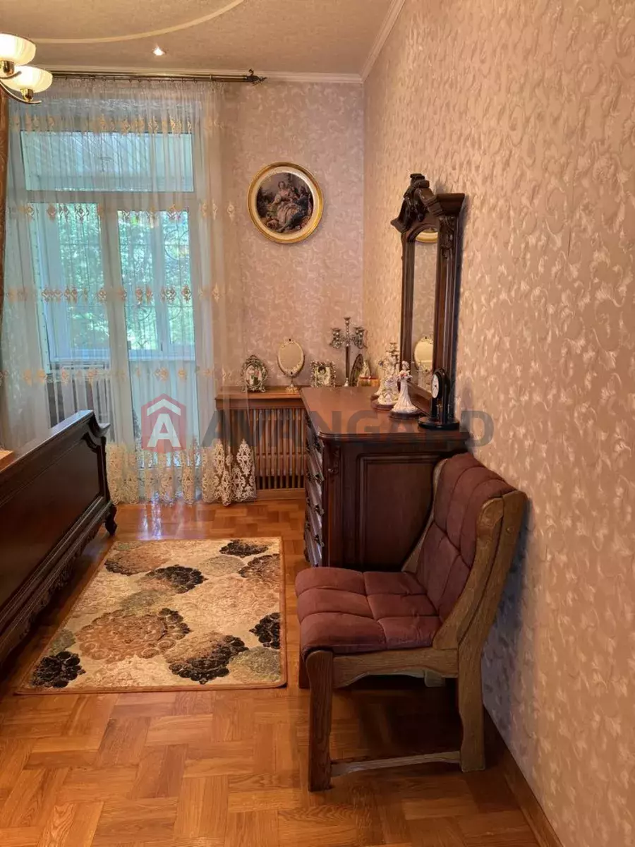 3 ��. ��������, 75,9/49/12 ��. �., 3/4 ������ ���� 8