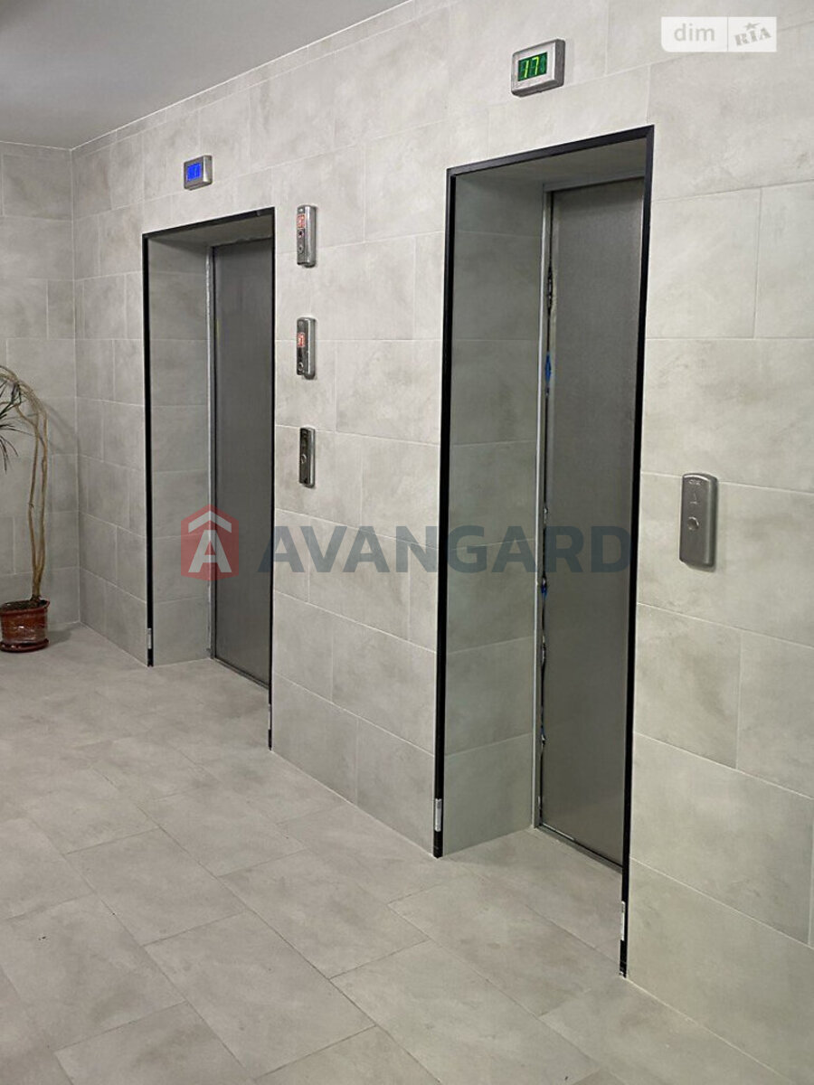 1 ��. ��������, 41/-/5 ��. �., 4/25 ������ ���� 4