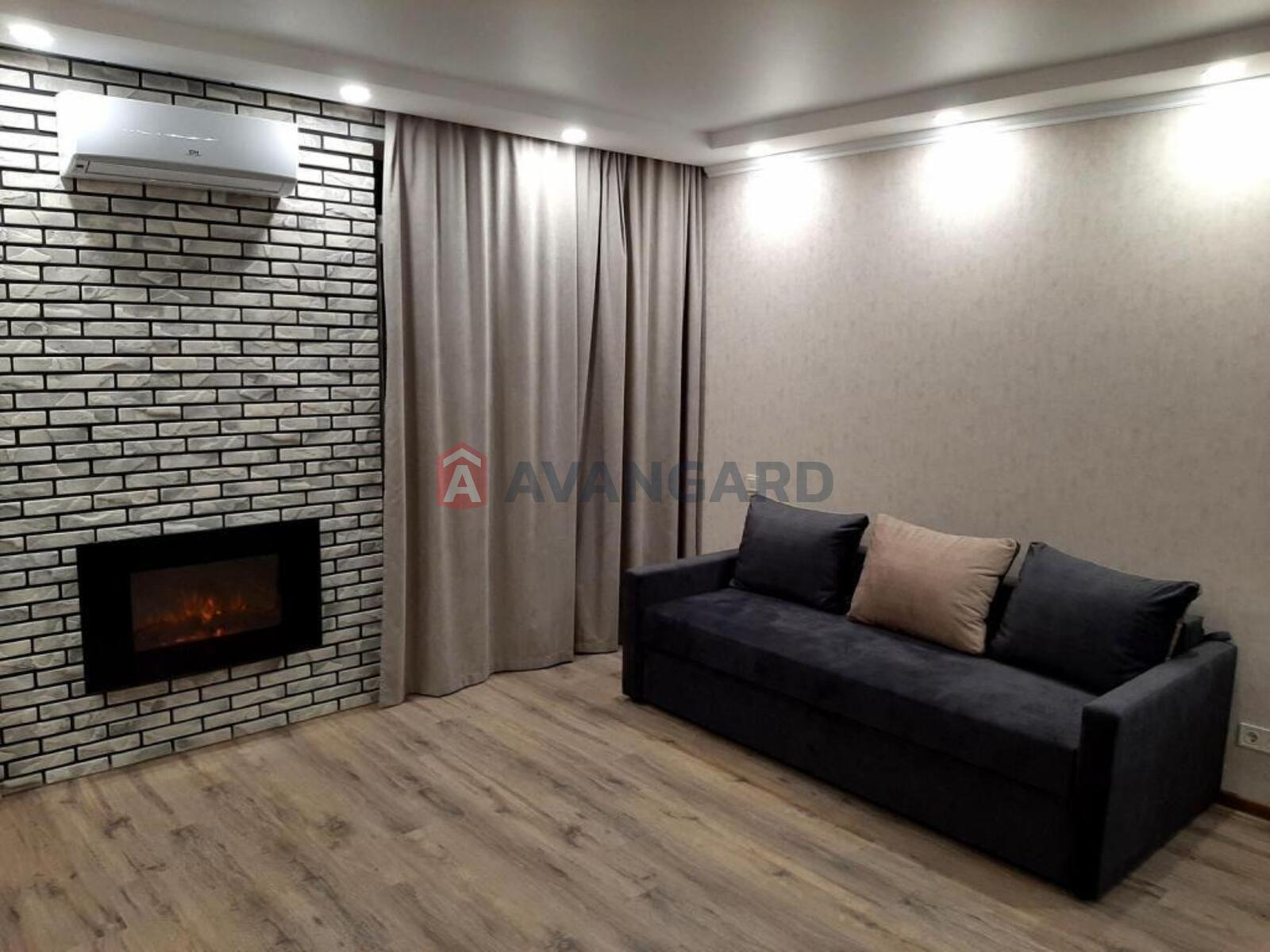 1 ��. ��������, 33/20/8 ��. �., 21/26 ������ ���� 9