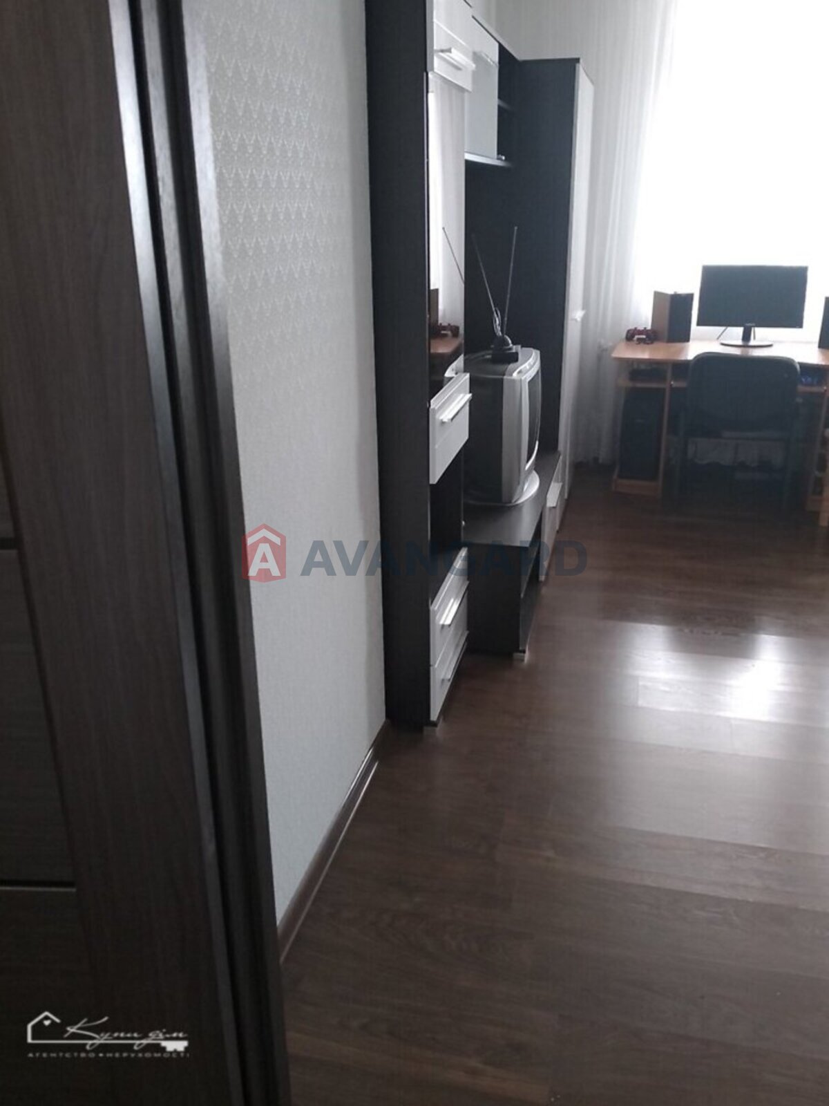 3 ��. ��������, 90/68/12 ��. �., 11/16 ������ ���� 3