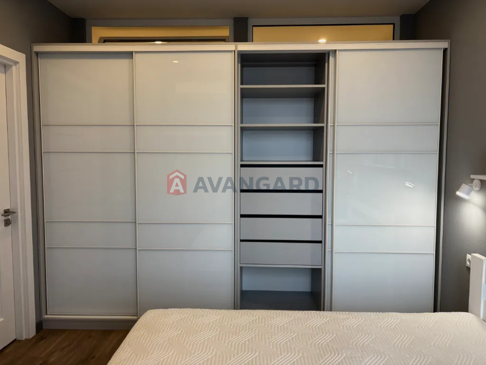 3 ��. ��������, 78/22/29 ��. �., 9/11 ������ ���� 13