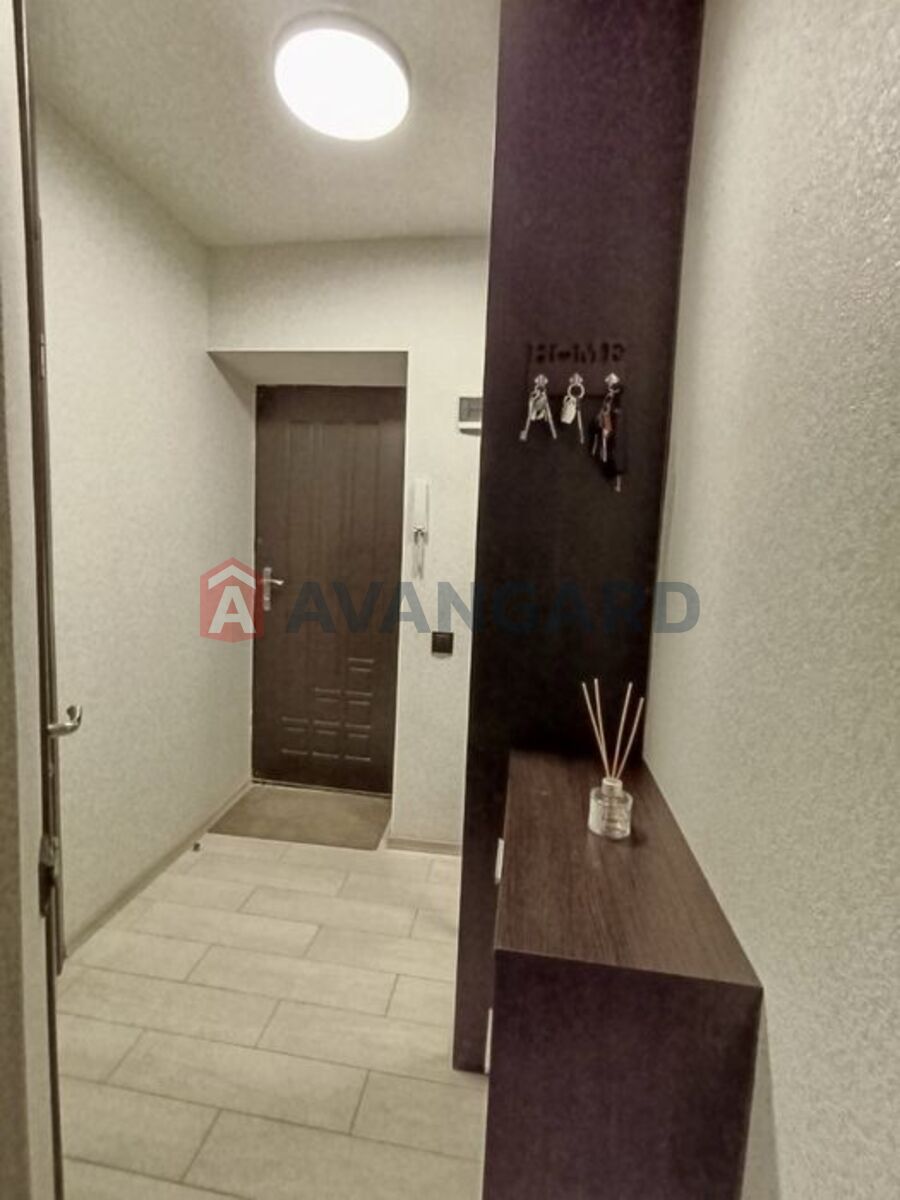 1 ��. ��������, 33/-/8 ��. �., 5/5 ������ ���� 14