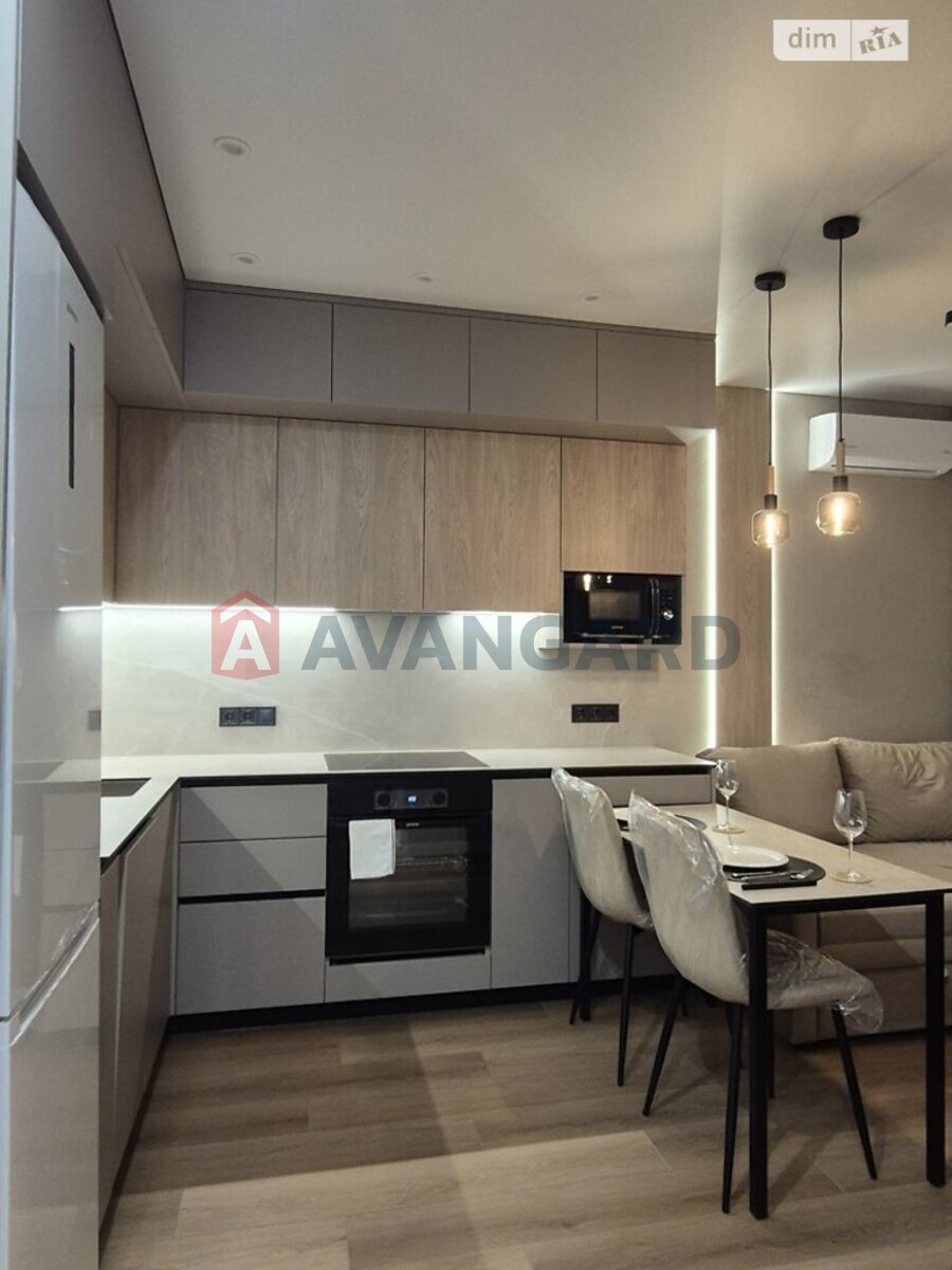 1 ��. ��������, 44/-/22 ��. �., 16/25 ������ ���� 23