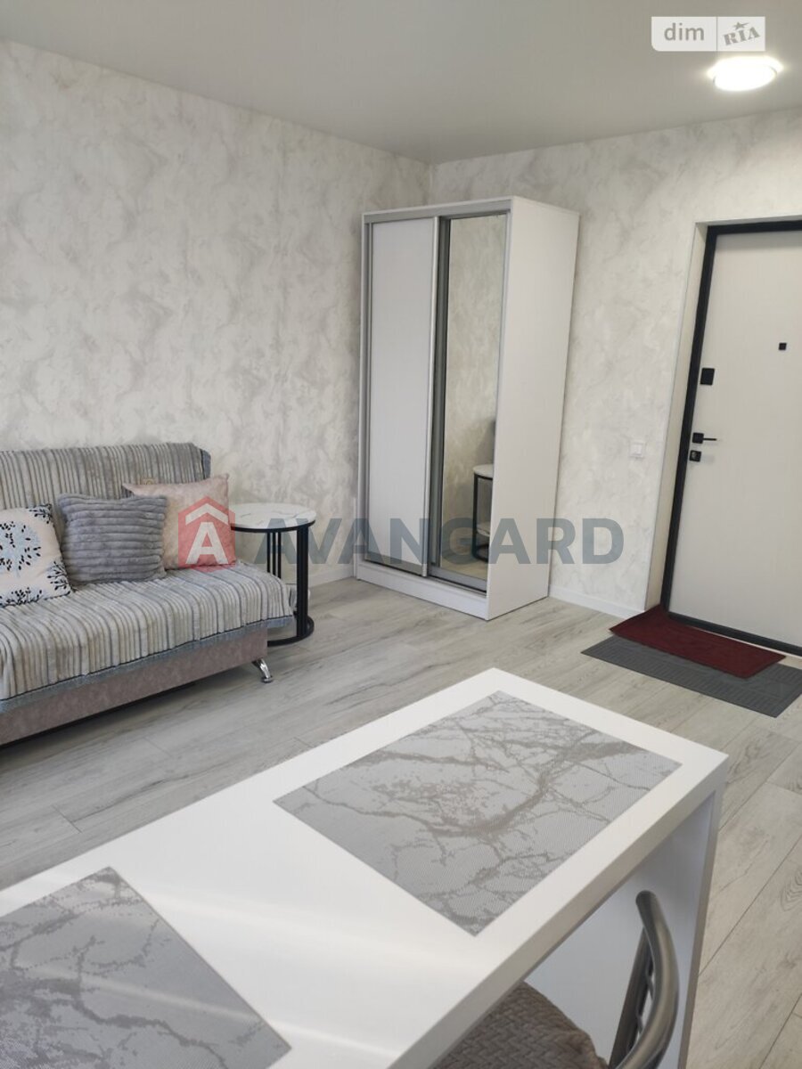 1 ��. ��������, 25/19/- ��. �., 3/4 ������ ���� 2