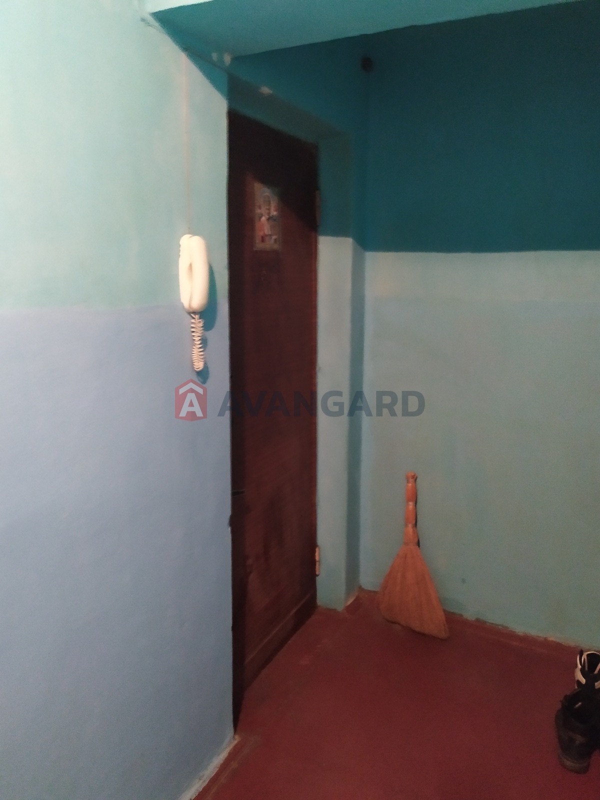 2 ��. ��������, 47/33/6,8 ��. �., 2/5 ������ ���� 3