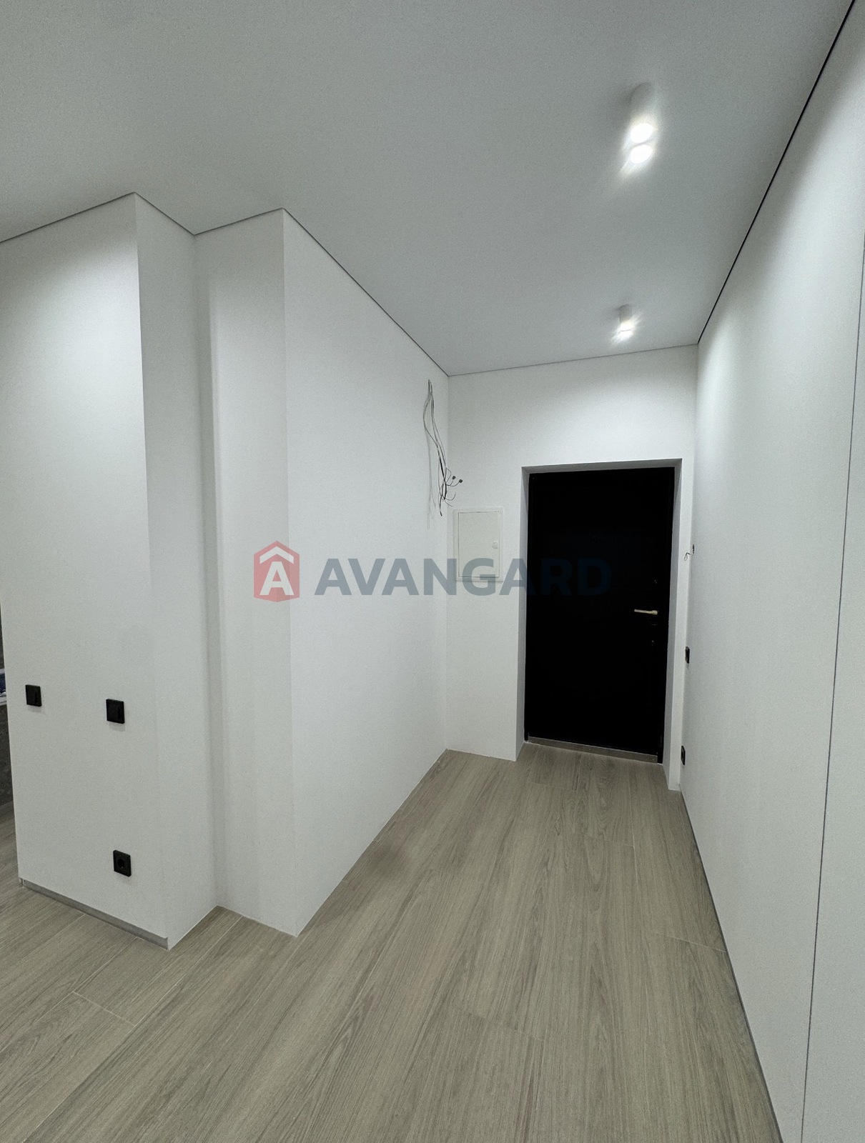 3 ��. ��������, 76/40/32 ��. �., 6/10 ������ ���� 10