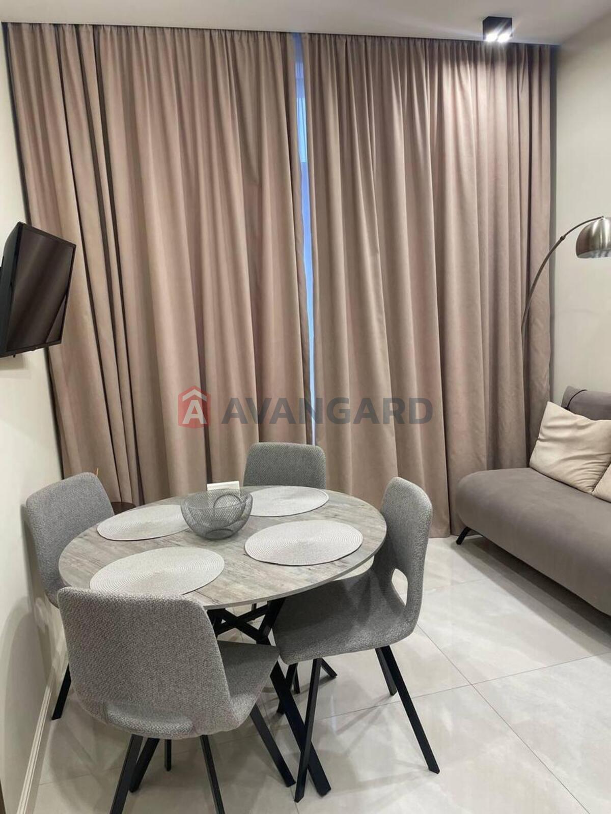 1 ��. ��������, 48/18/14 ��. �., 6/10 ������ ���� 1