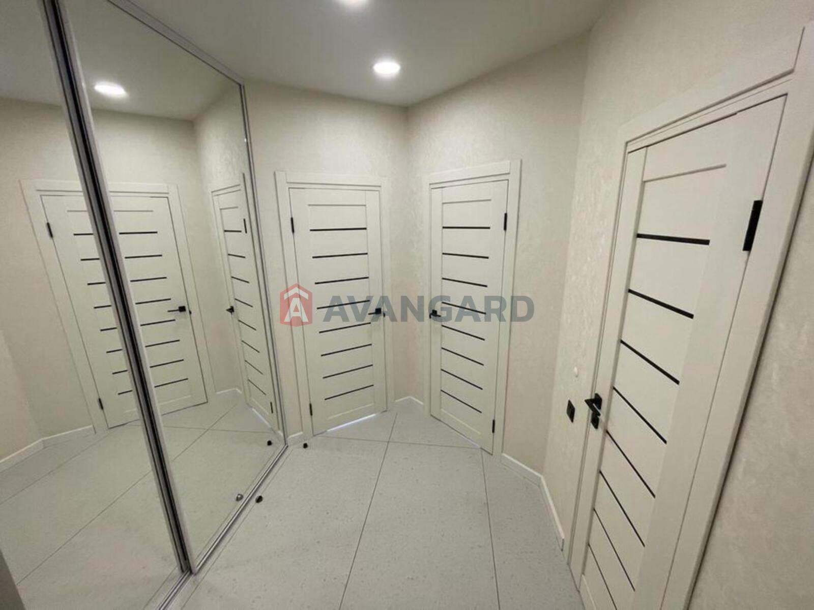 1 ����. ��������, 41/-/14 ��. �., 3/10 ���� ���� 8