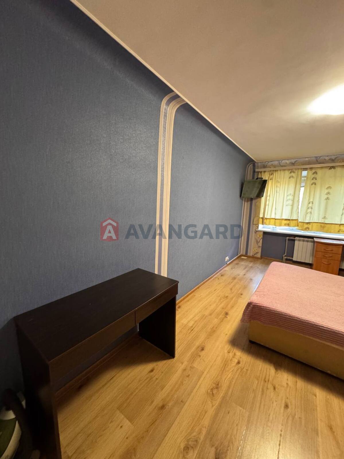 2 ��. ��������, 48/-/7 ��. �., 1/5 ������ ���� 19