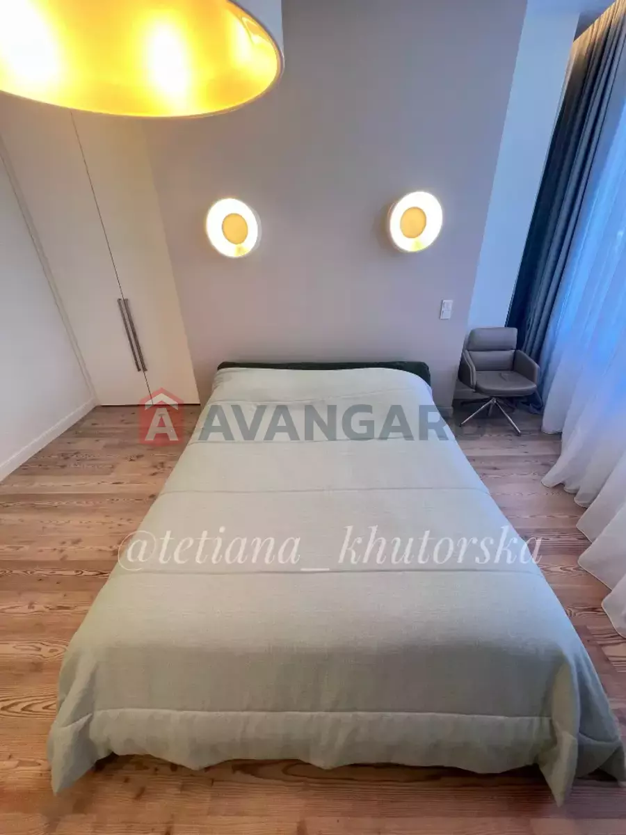 5 ��. ��������, 300/-/- ��. �., 8/22 ������ ���� 6
