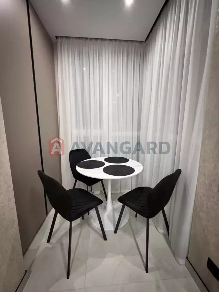 2 ��. ��������, 46/-/- ��. �., 8/10 ������ ���� 4