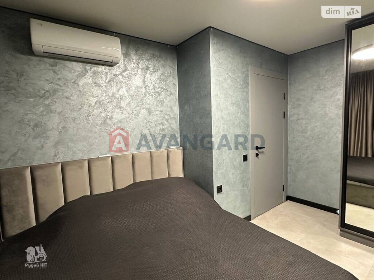 1 ��. ��������, 21/11/4 ��. �., 9/9 ������ ���� 9