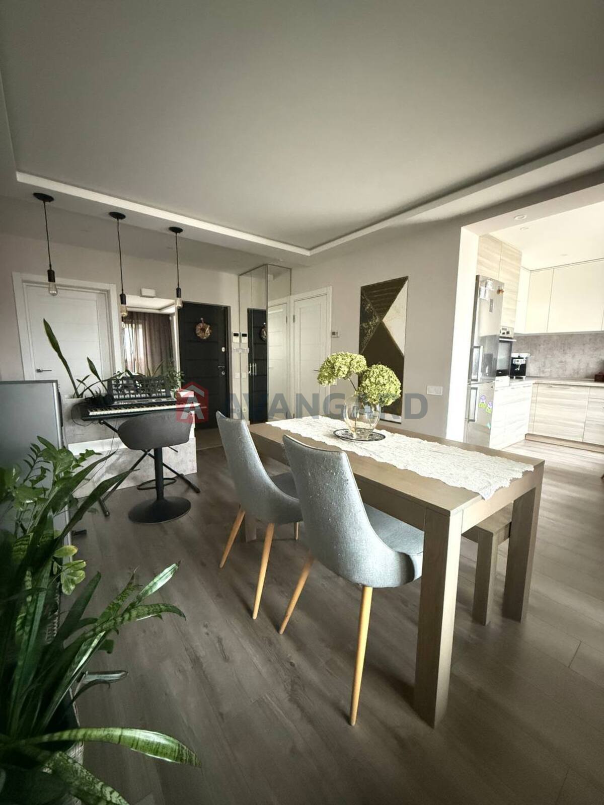 3 . , 70,6/-/8 . ., 9/9   2