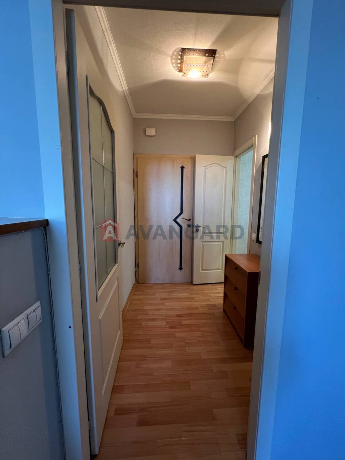 1 ��. ��������, 38/30/8 ��. �., 13/18 ������ ���� 2