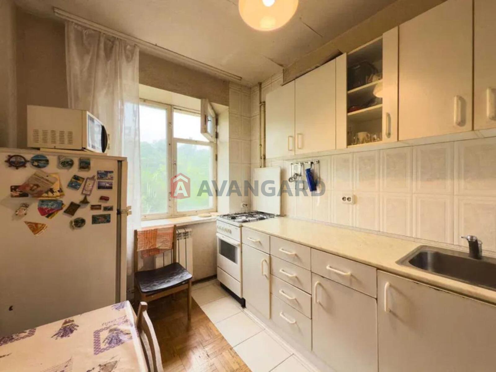 3 . , 68/-/7 . ., 5/9   8