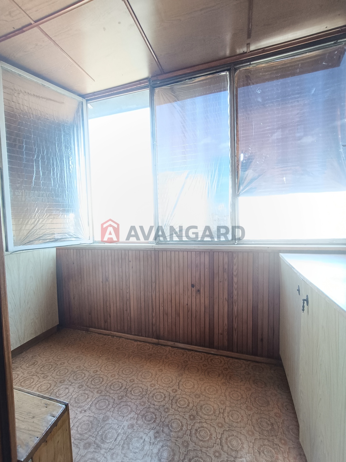 4 ��. ��������, 88/57/7,3 ��. �., 7/9 ������ ���� 12