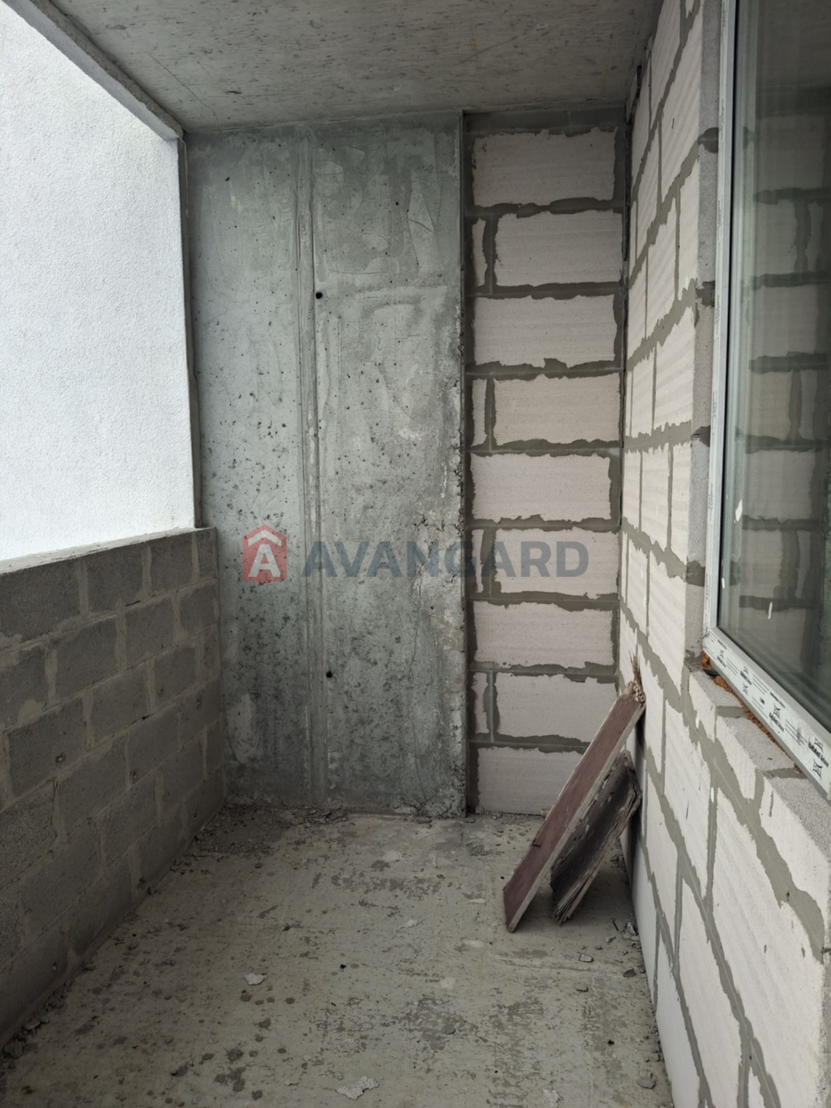 2 ��. ��������, 63/38/14 ��. �., 25/25 ������ ���� 12