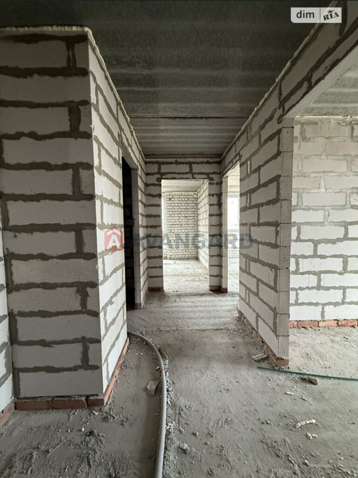 2 ��. ��������, 4879/-/- ��. �., 4/10 ������ ���� 4