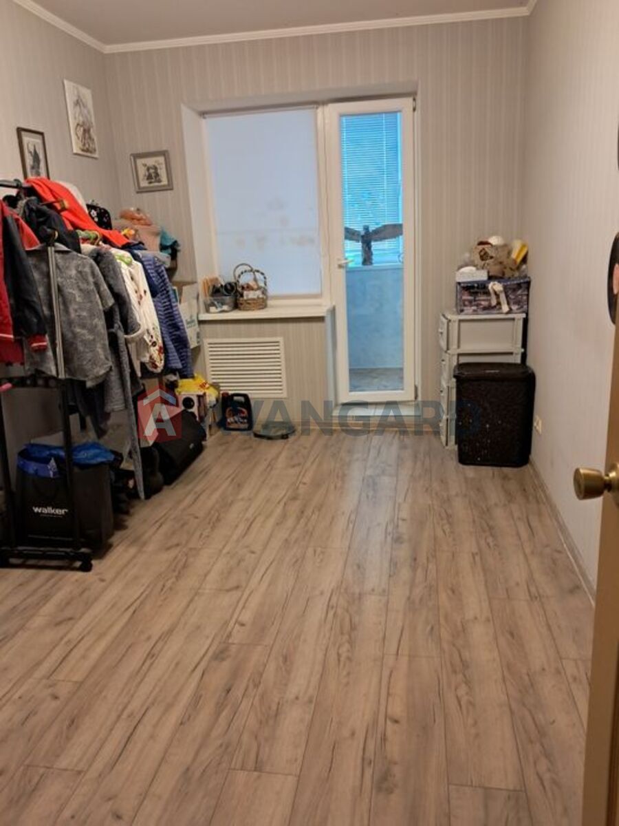 4 ��. ��������, 77/-/10 ��. �., 8/9 ������ ���� 7