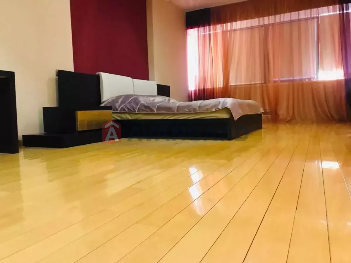 5 ��. ��������, 204/-/35 ��. �., 17/24 ������ ���� 6