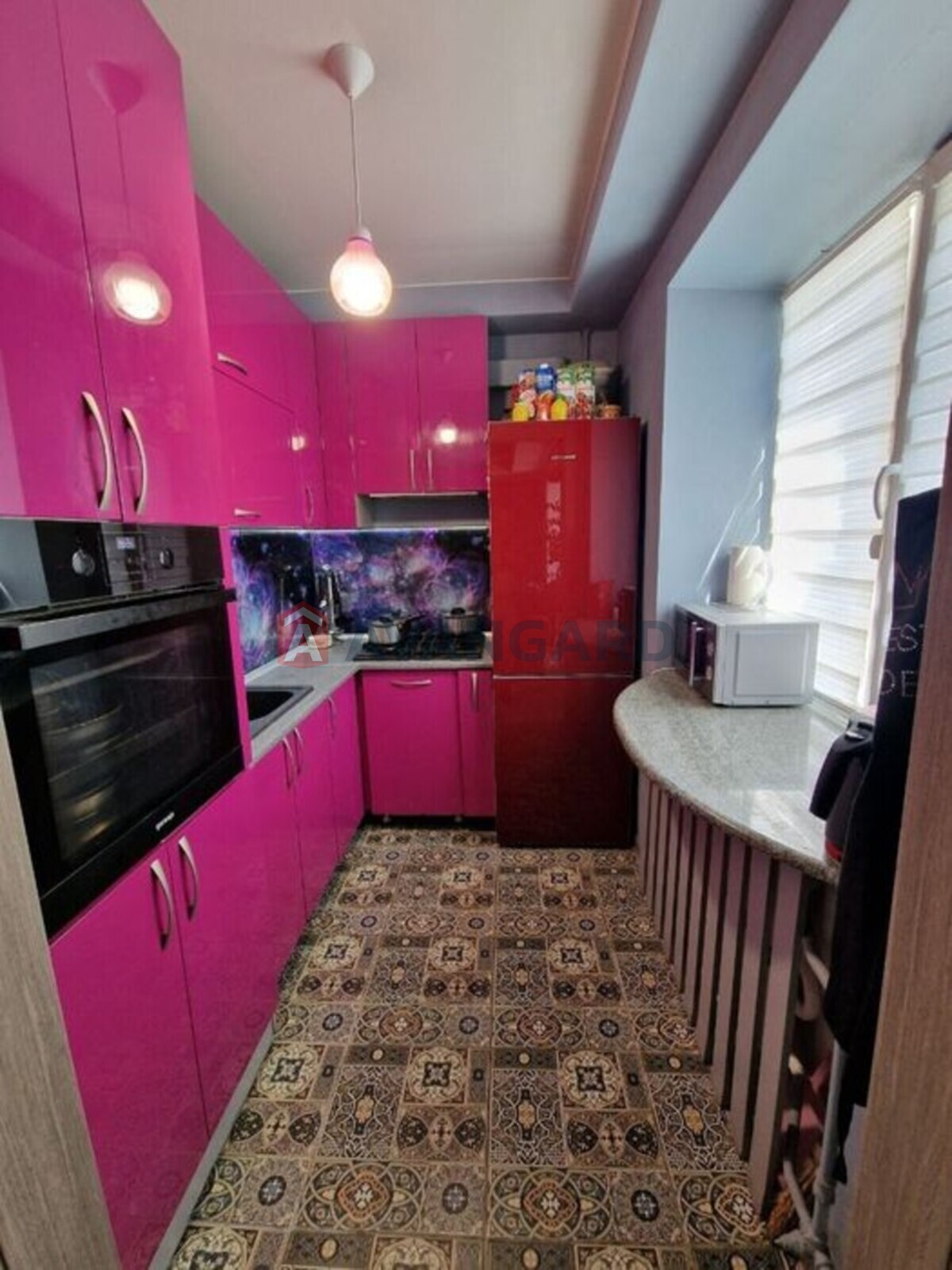 3 ��. ��������, 63/-/9 ��. �., 7/8 ������ ���� 9