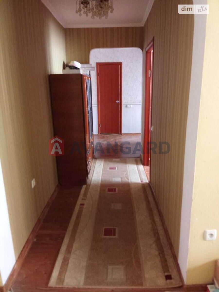 3 ��. ��������, 68/42/8 ��. �., 7/9 ������ ���� 20