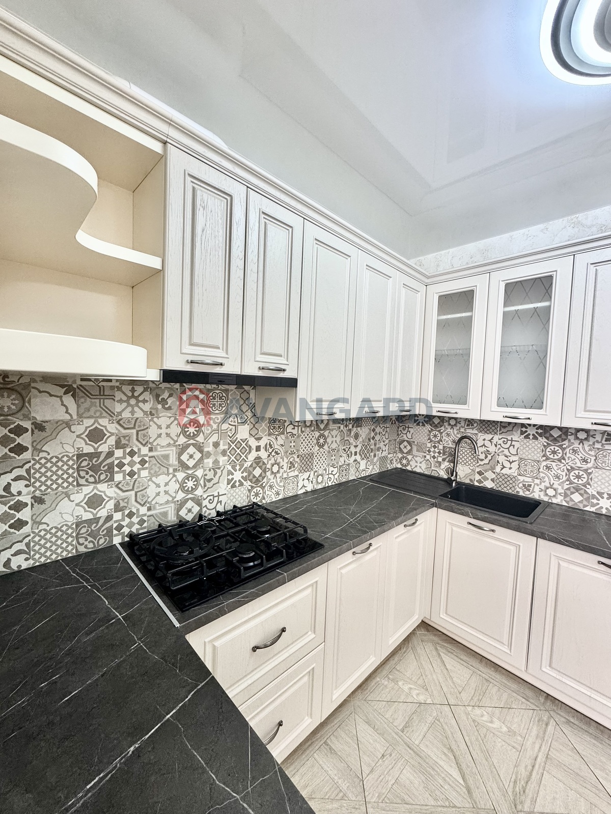 2 ����. ��������, 81/44/35 ��. �., 4/10 ���� ���� 7