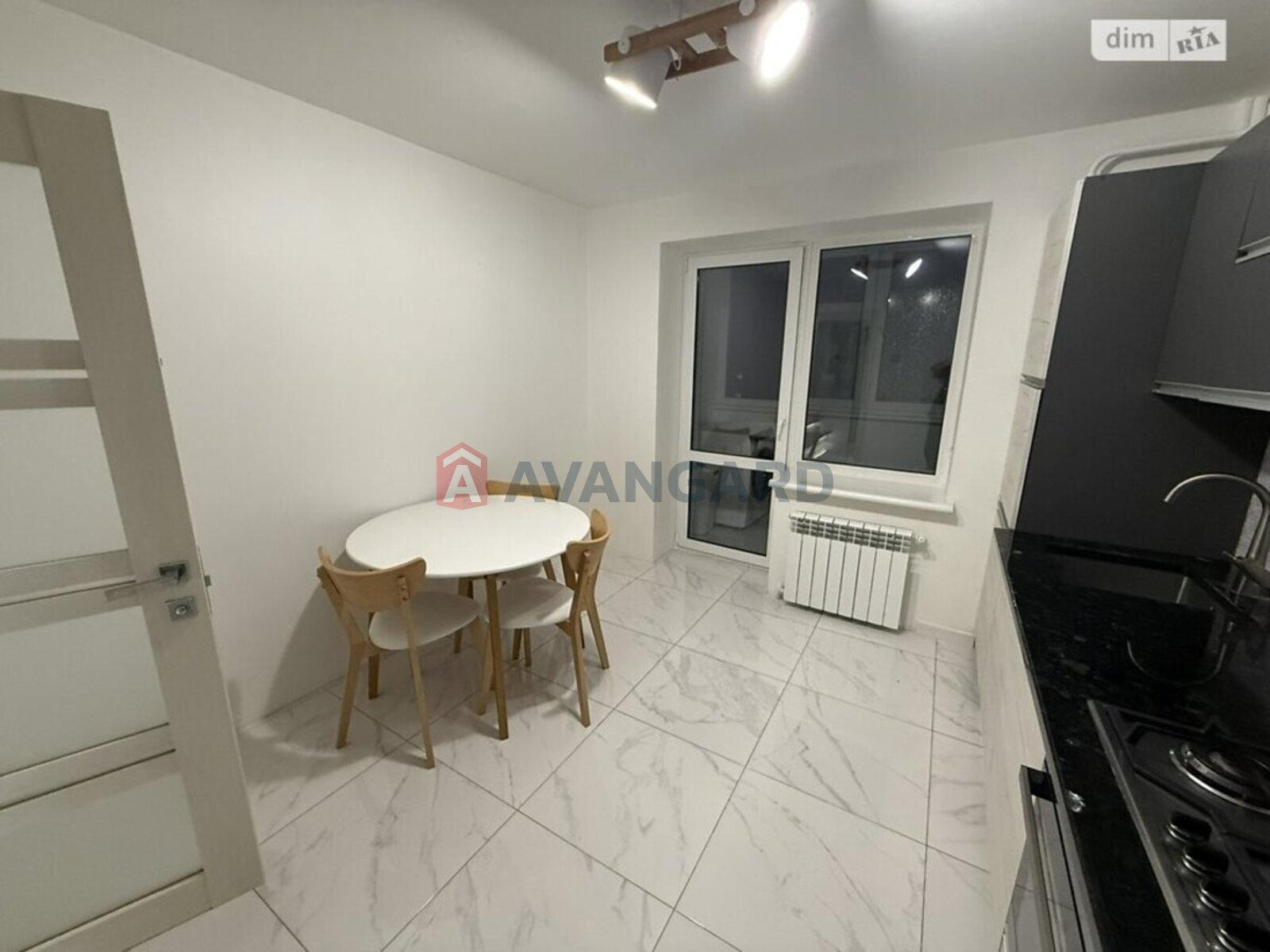 3 ��. ��������, 95/-/- ��. �., 9/10 ������ ���� 6