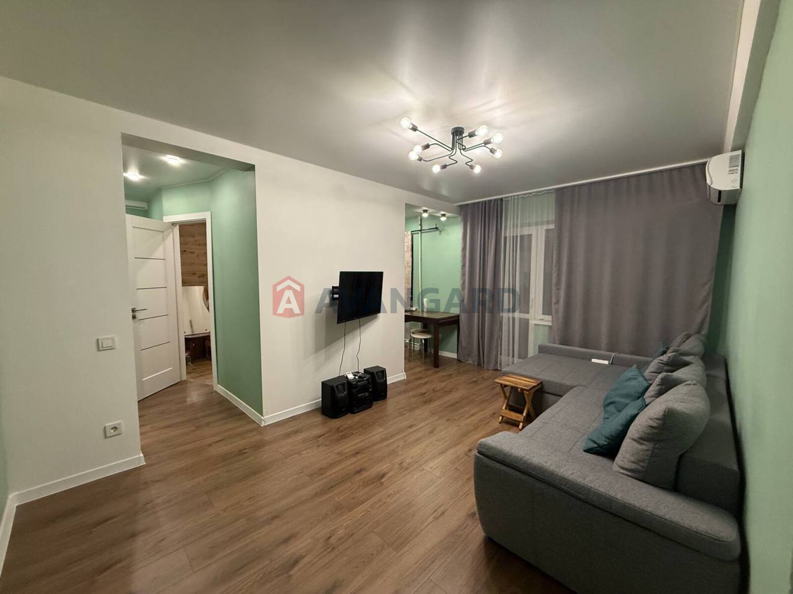 3 ����. ��������, 54/30/7 ��. �., 3/5 ���� ���� 1