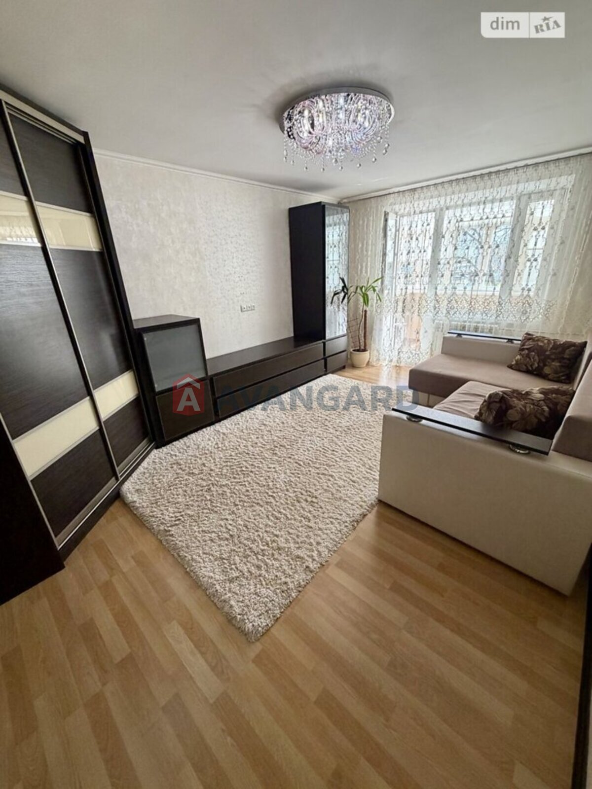 2 ��. ��������, 53/30/7 ��. �., 2/5 ������ ���� 4