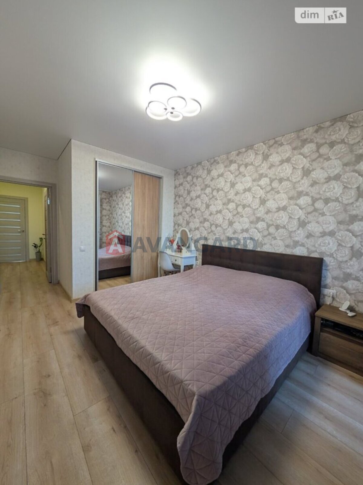 2 ����. ��������, 80/-/20 ��. �., 4/10 ���� ���� 9