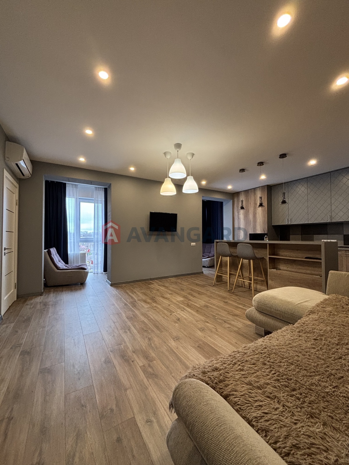 3 ��. ��������, 78/22/29 ��. �., 9/11 ������ ���� 2