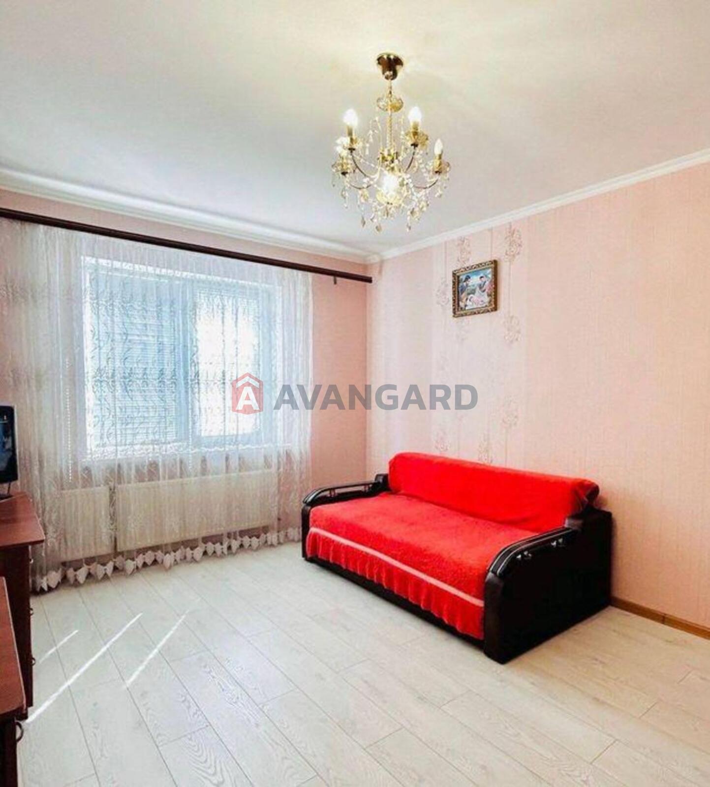 1 ��. ��������, 49/-/12 ��. �., 4/5 ������ ���� 4