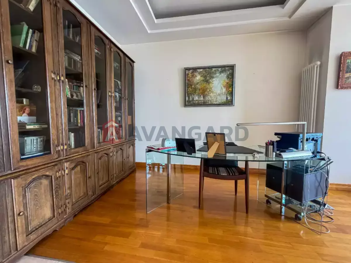 4 ��. ��������, 150/-/- ��. �., 8/14 ������ ���� 27