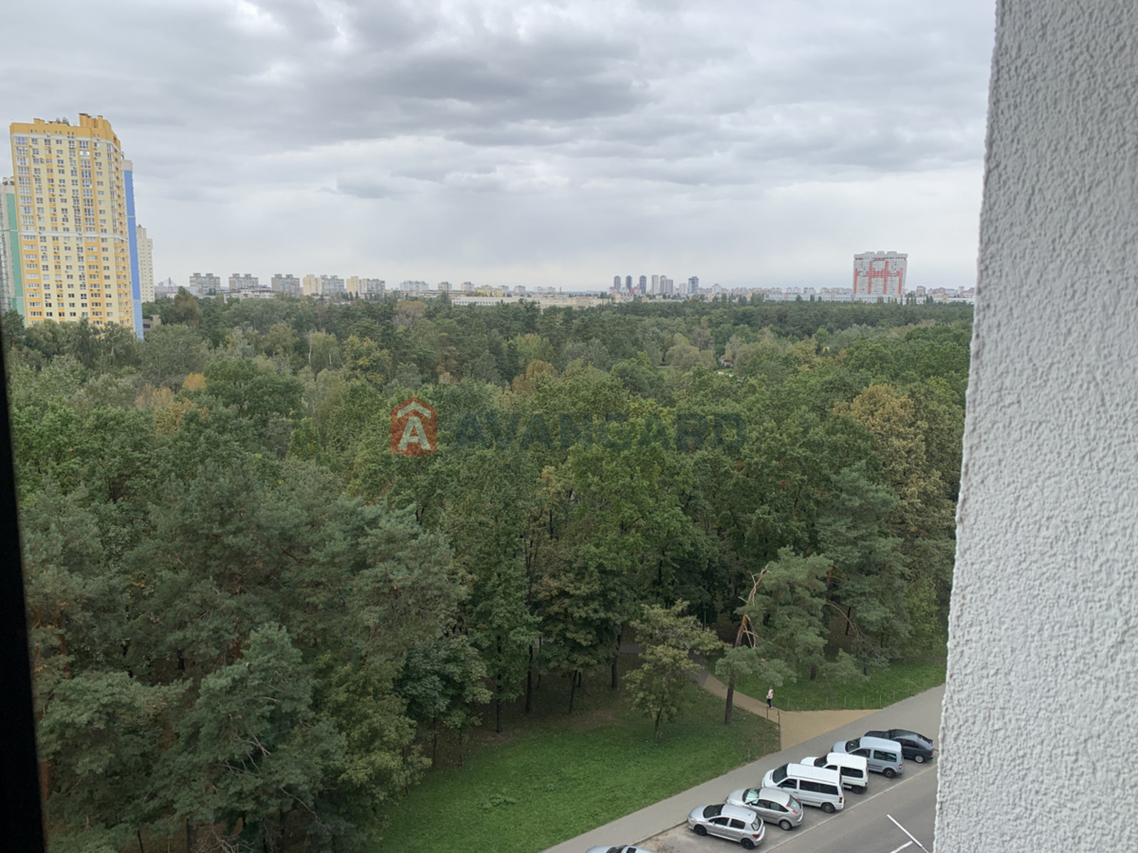 2 ����. ��������, 77/33/25 ��. �., 10/26 ���� ���� 11