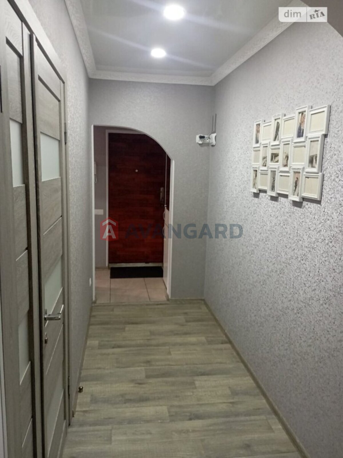 3 ����. ��������, 63/-/8 ��. �., 2/9 ���� ���� 4