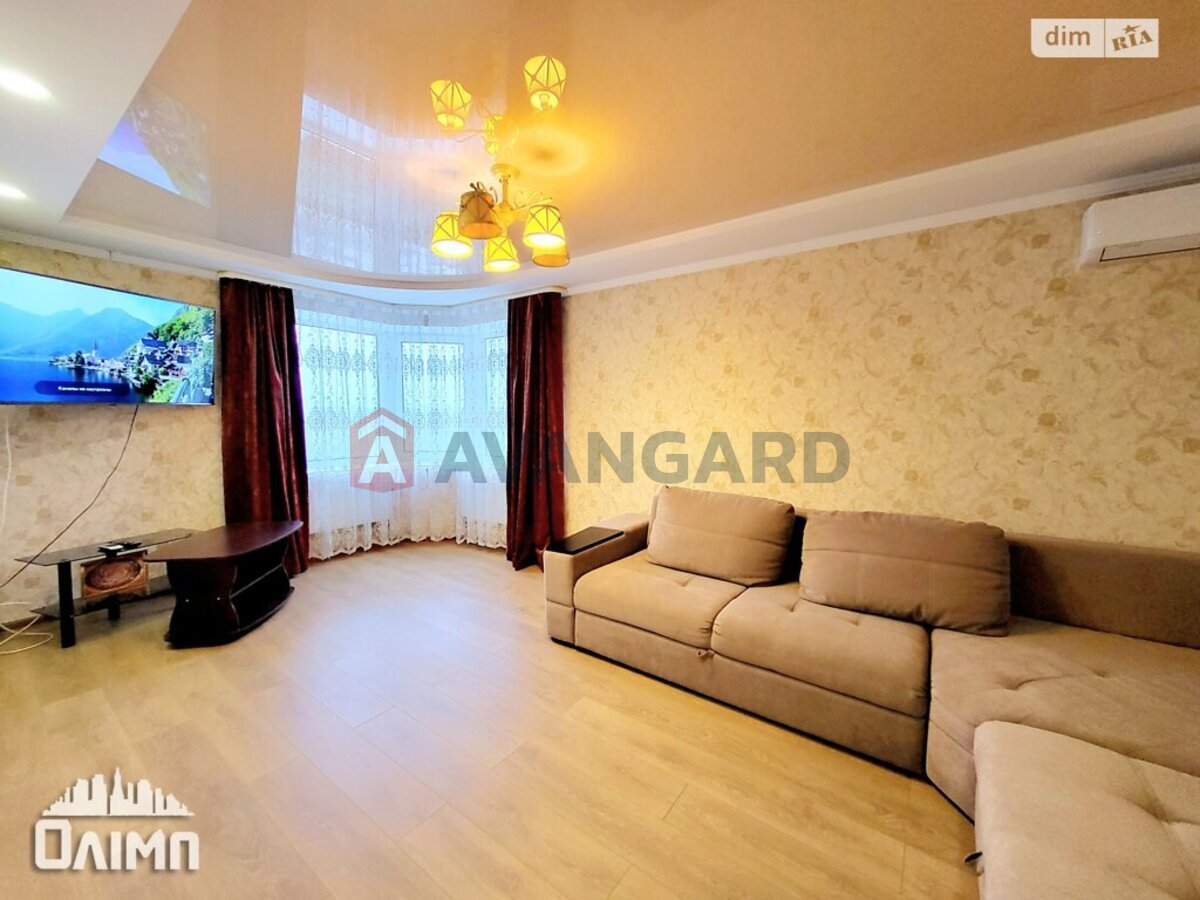 3 ��. ��������, 81/45/15 ��. �., 11/11 ������ ���� 3