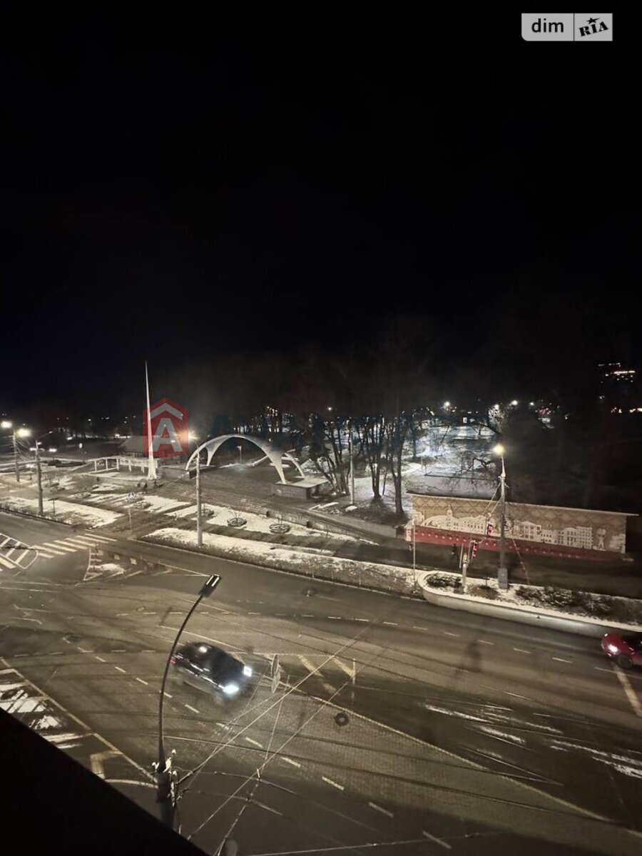 3 ��. ��������, 82/48/10 ��. �., 5/5 ������ ���� 17