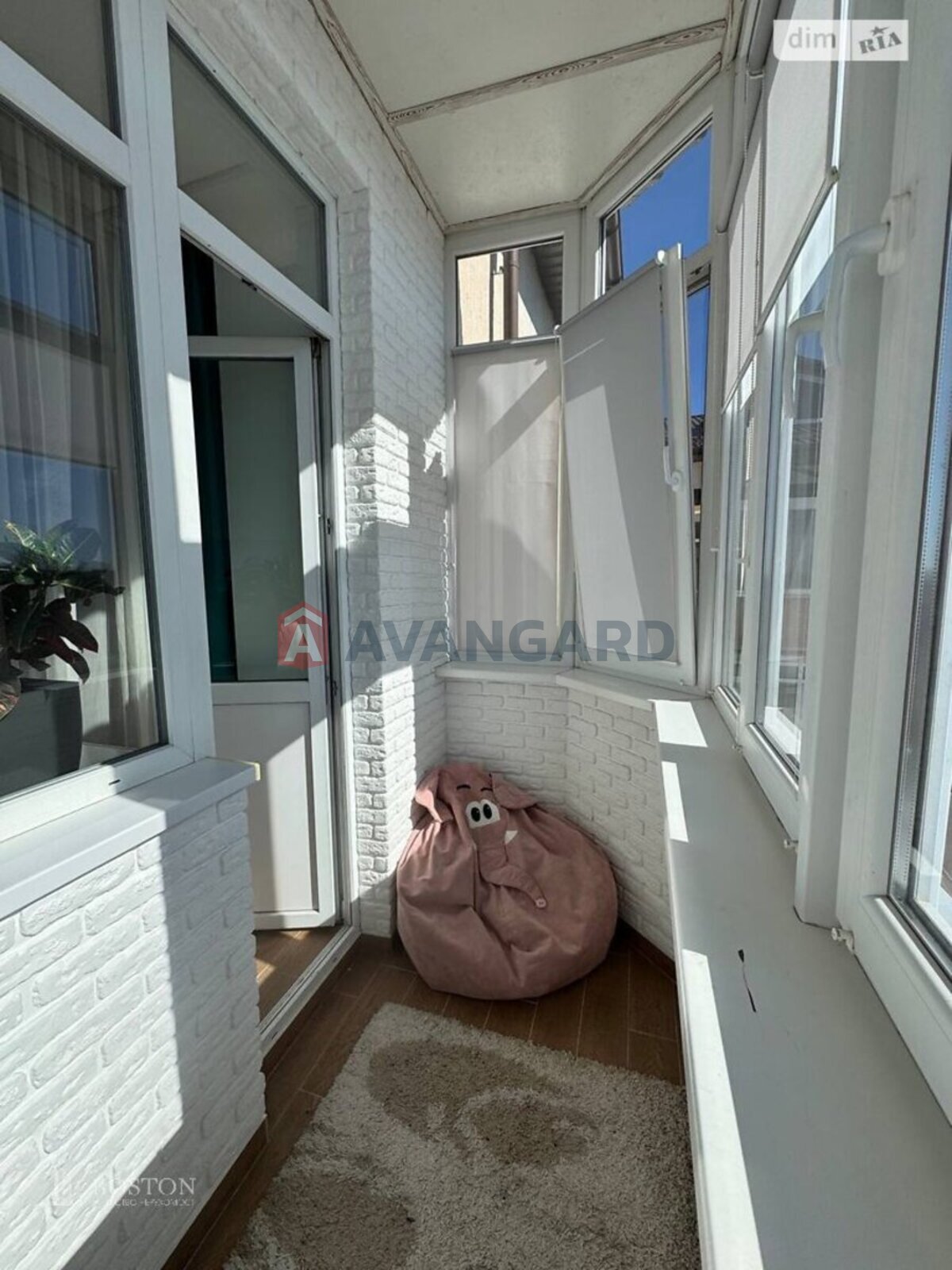 2 ��. ��������, 73/35/17 ��. �., 6/6 ������ ���� 26