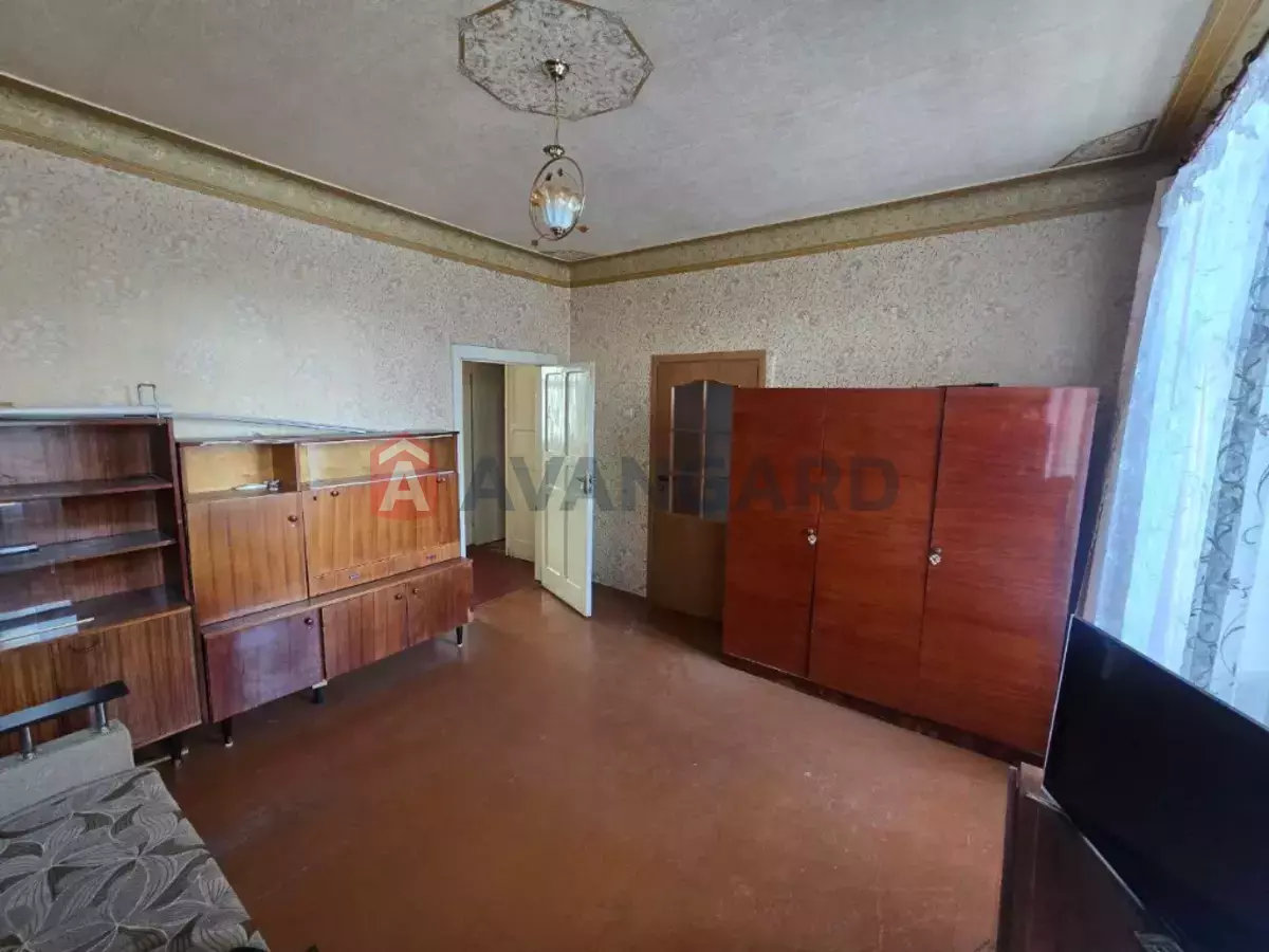 3 ��. ��������, 72/-/- ��. �., 4/5 ������ ���� 4