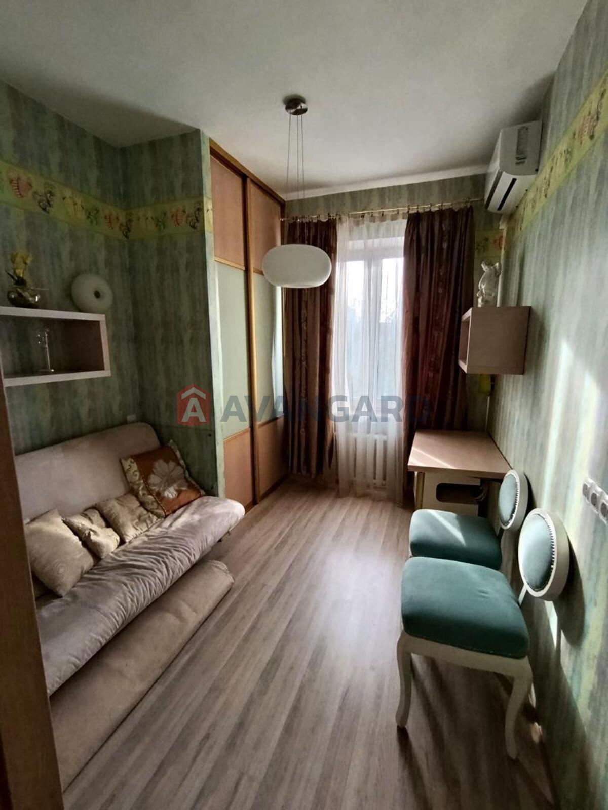 4 ��. ��������, 130/80/7 ��. �., 4/4 ������ ���� 16