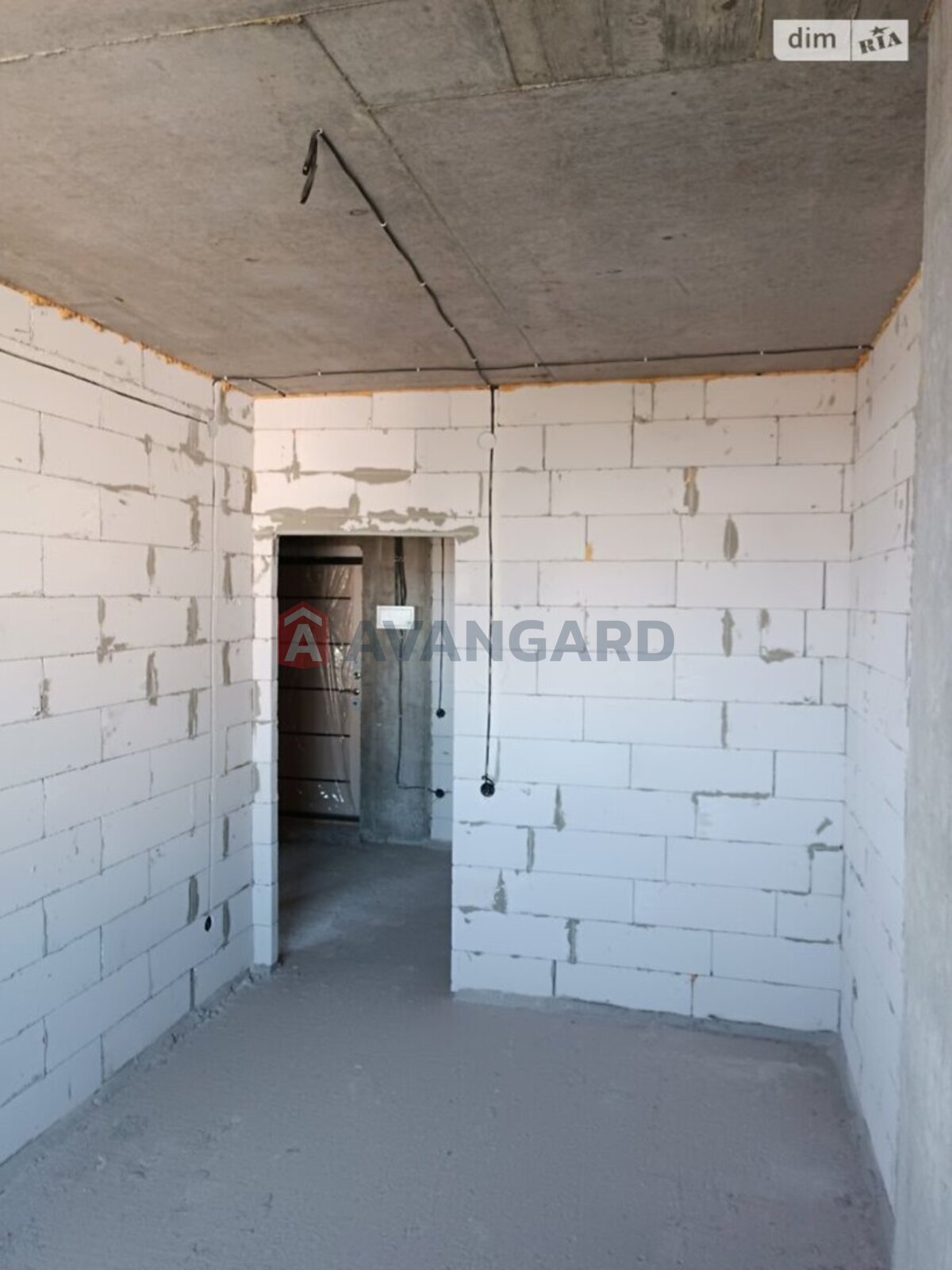 2 ��. ��������, 61/40/8 ��. �., 10/16 ������ ���� 12