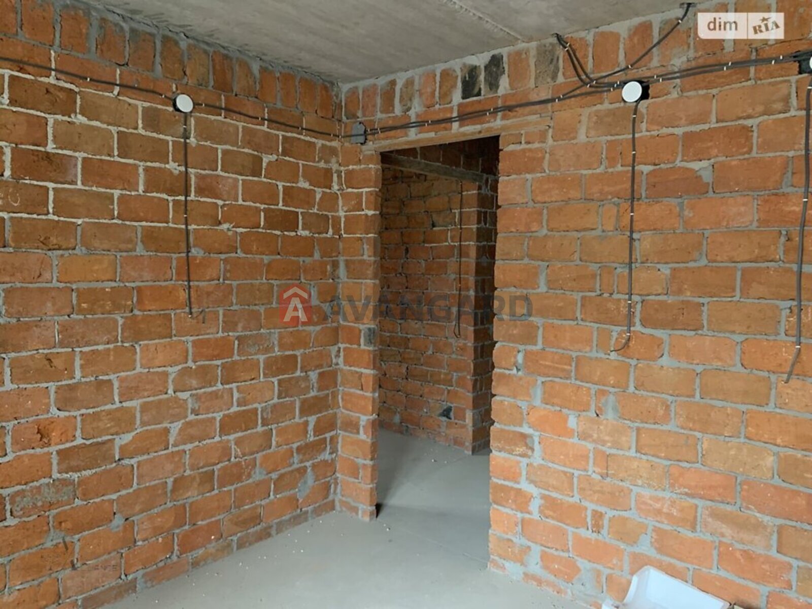 2 ��. ��������, 66/37/12 ��. �., 3/10 ������ ���� 12