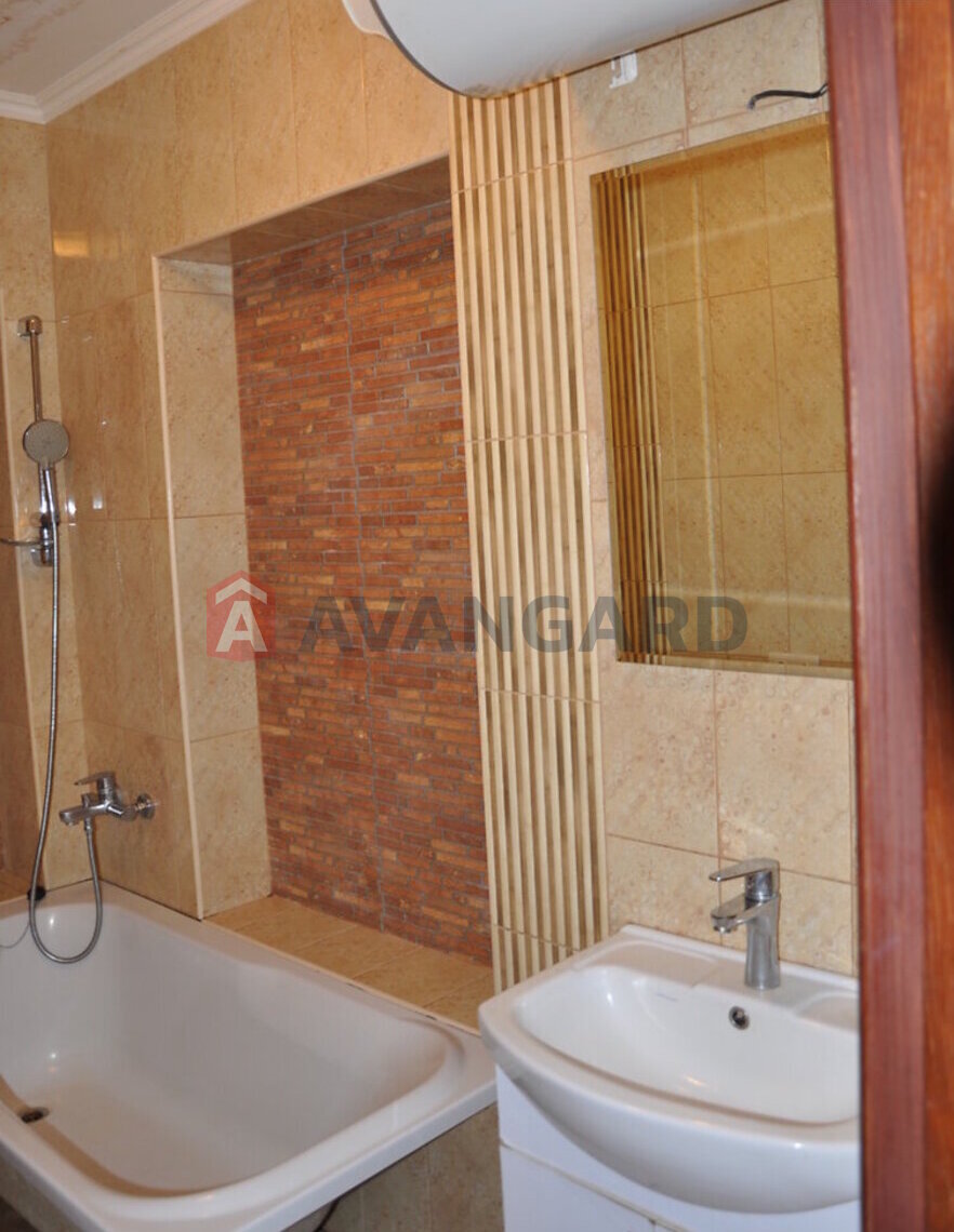 1 ��. ��������, 37/17/9 ��. �., 1/3 ������ ���� 11