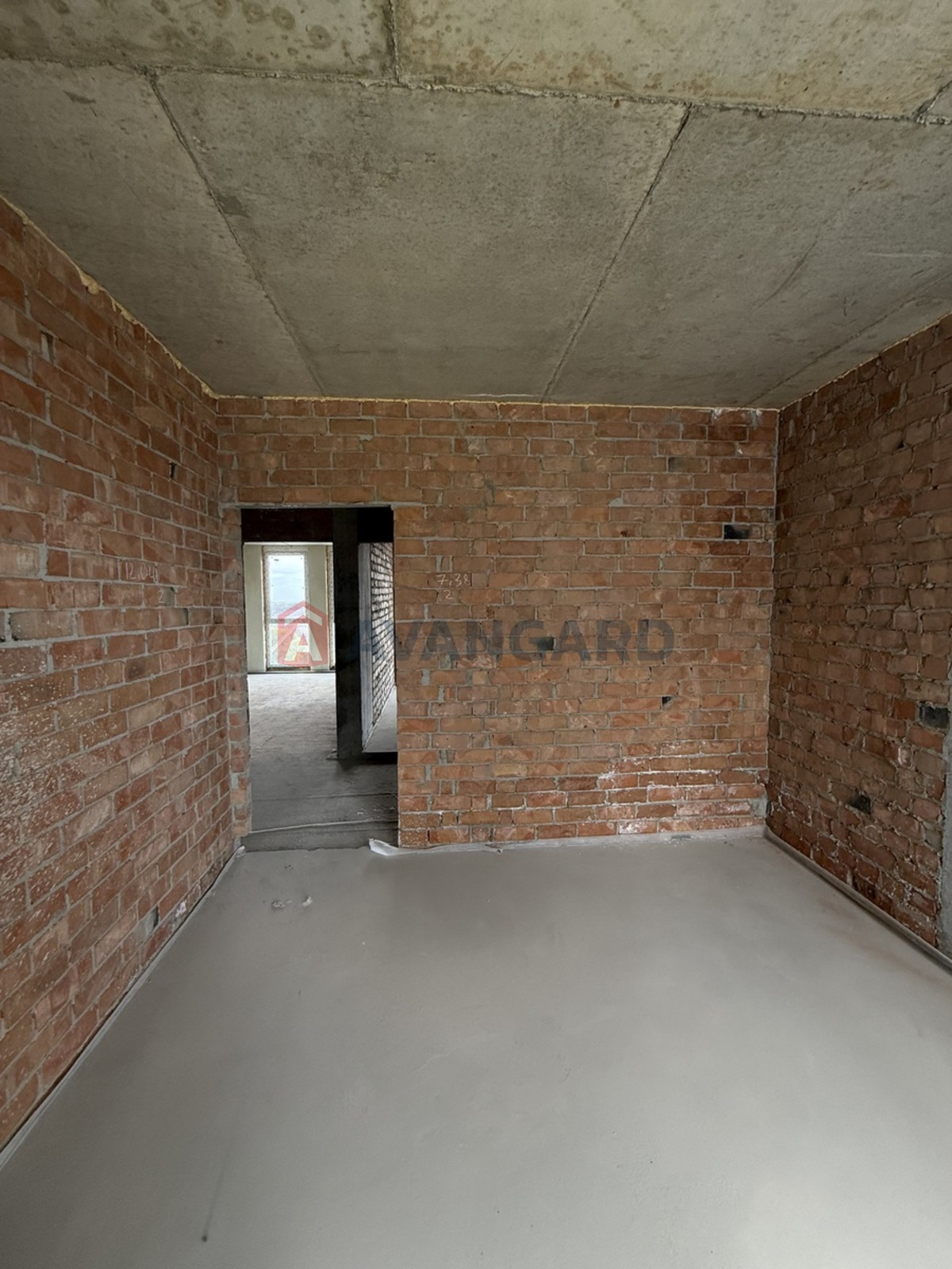 2 ��. ��������, 71/41/30 ��. �., 10/10 ������ ���� 4