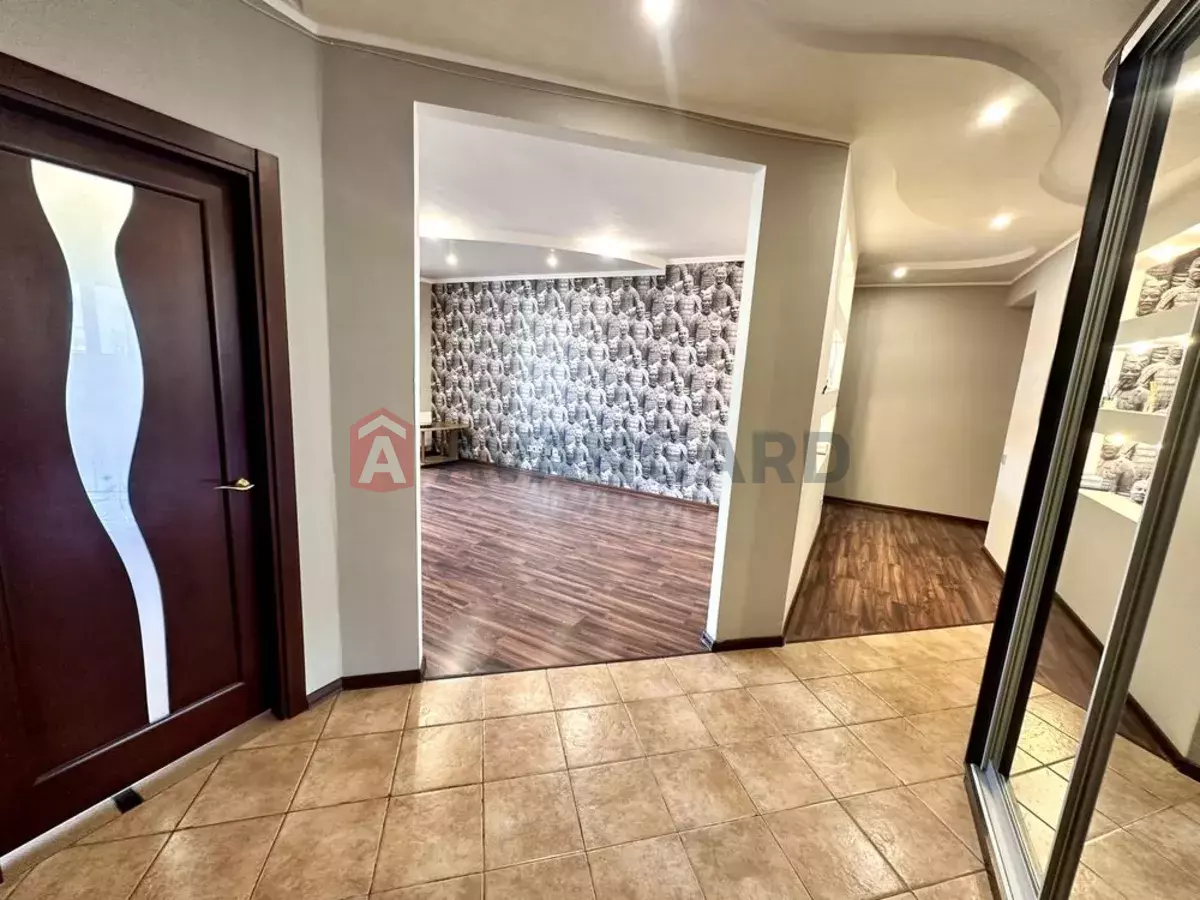 3 ����. ��������, 93/-/30 ��. �., 9/11 ���� ���� 8